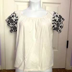 H&M white blouse with cute sleeves. Size M